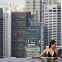 Отель Marina Bay Sands в Сингапуре: бассейн на краю бездны Дом в сингапуре с бассейном на крыше